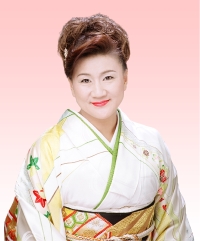 nobuko_profile02.jpg